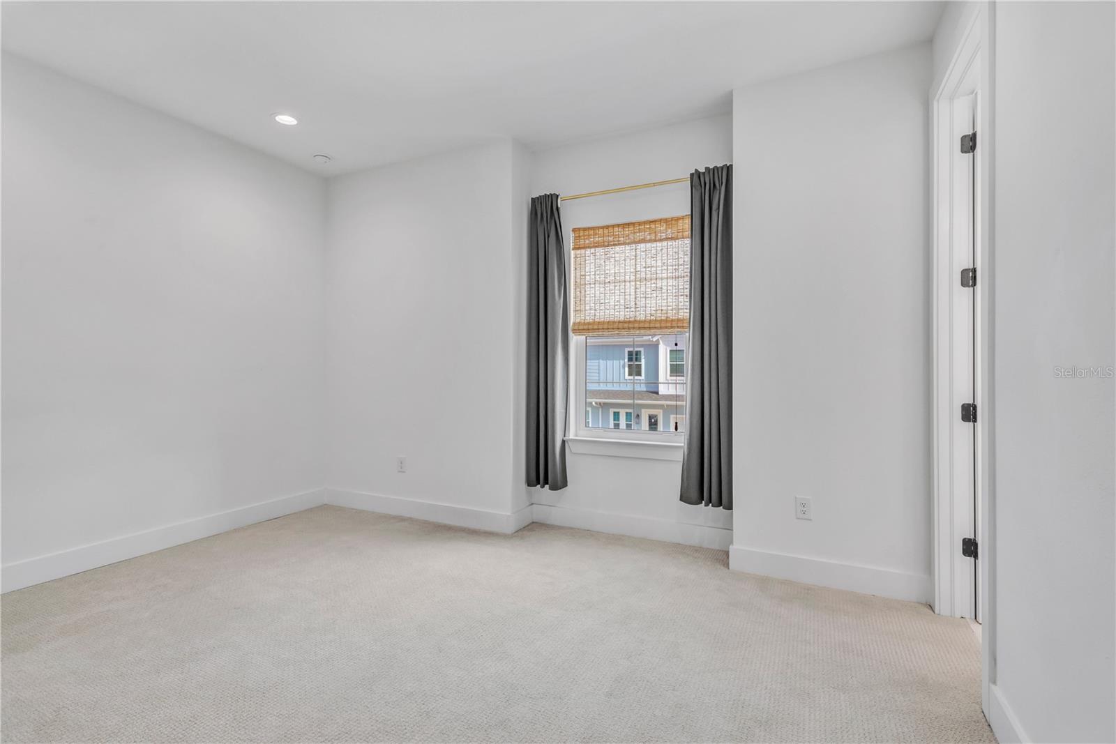 Image 21 of 26 For 3722 Mango Avenue 7