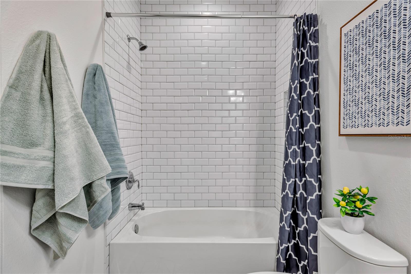 Image 22 of 26 For 3722 Mango Avenue 7