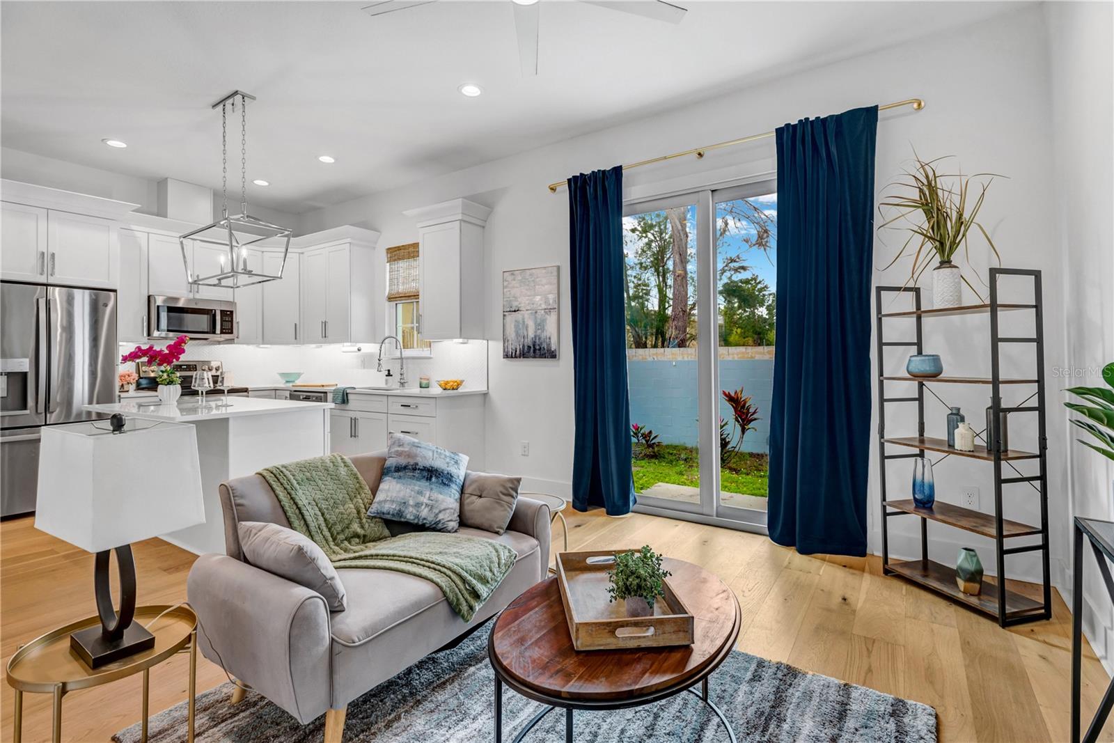 Image 4 of 26 For 3722 Mango Avenue 7