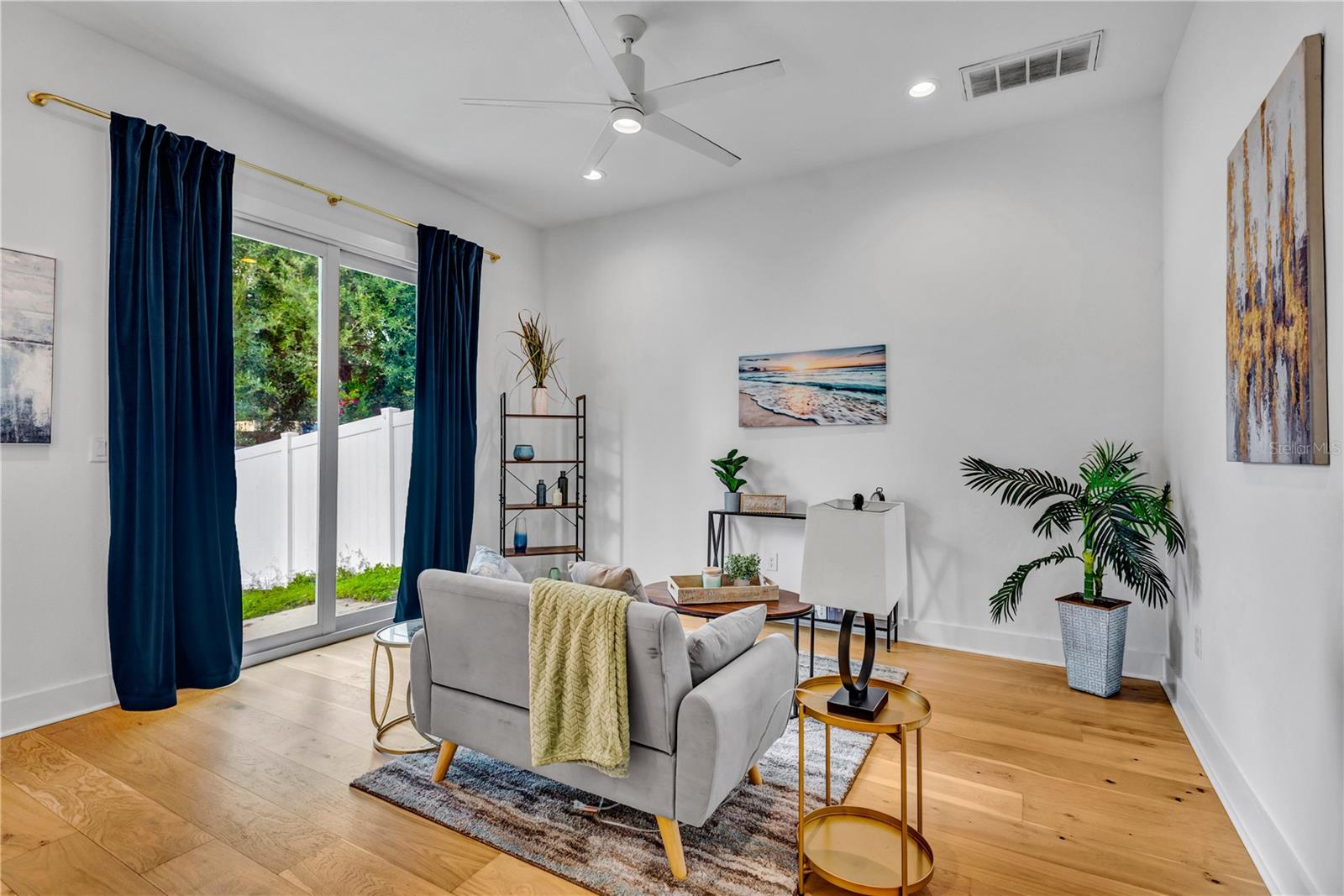 Image 5 of 26 For 3722 Mango Avenue 7