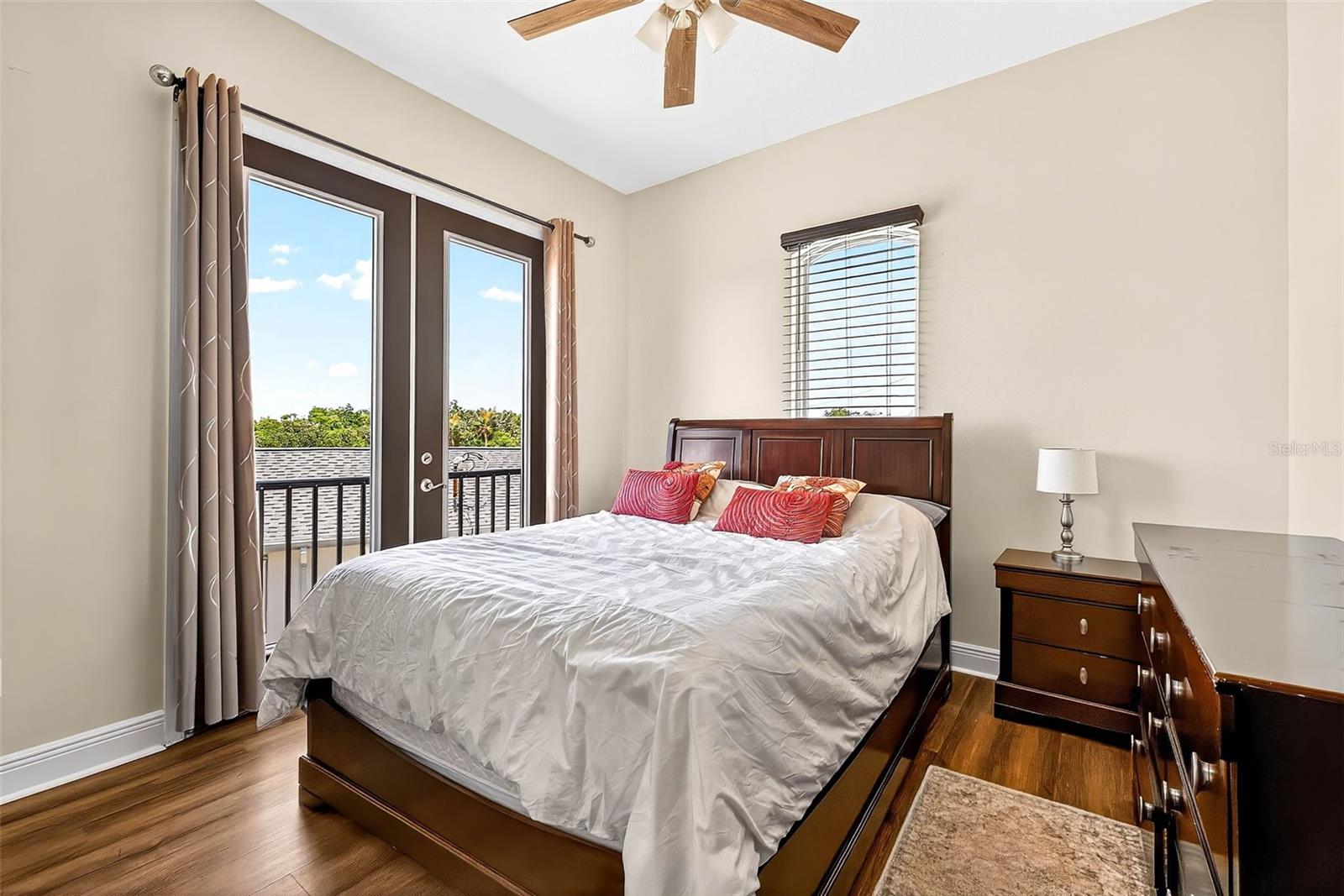 Image 26 of 40 For 3532 Shell Point Road