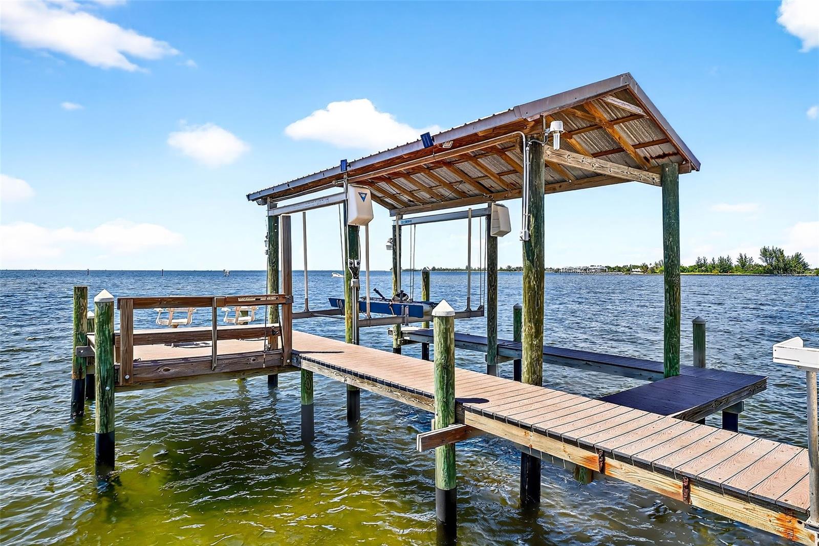 Image 34 of 40 For 3532 Shell Point Road