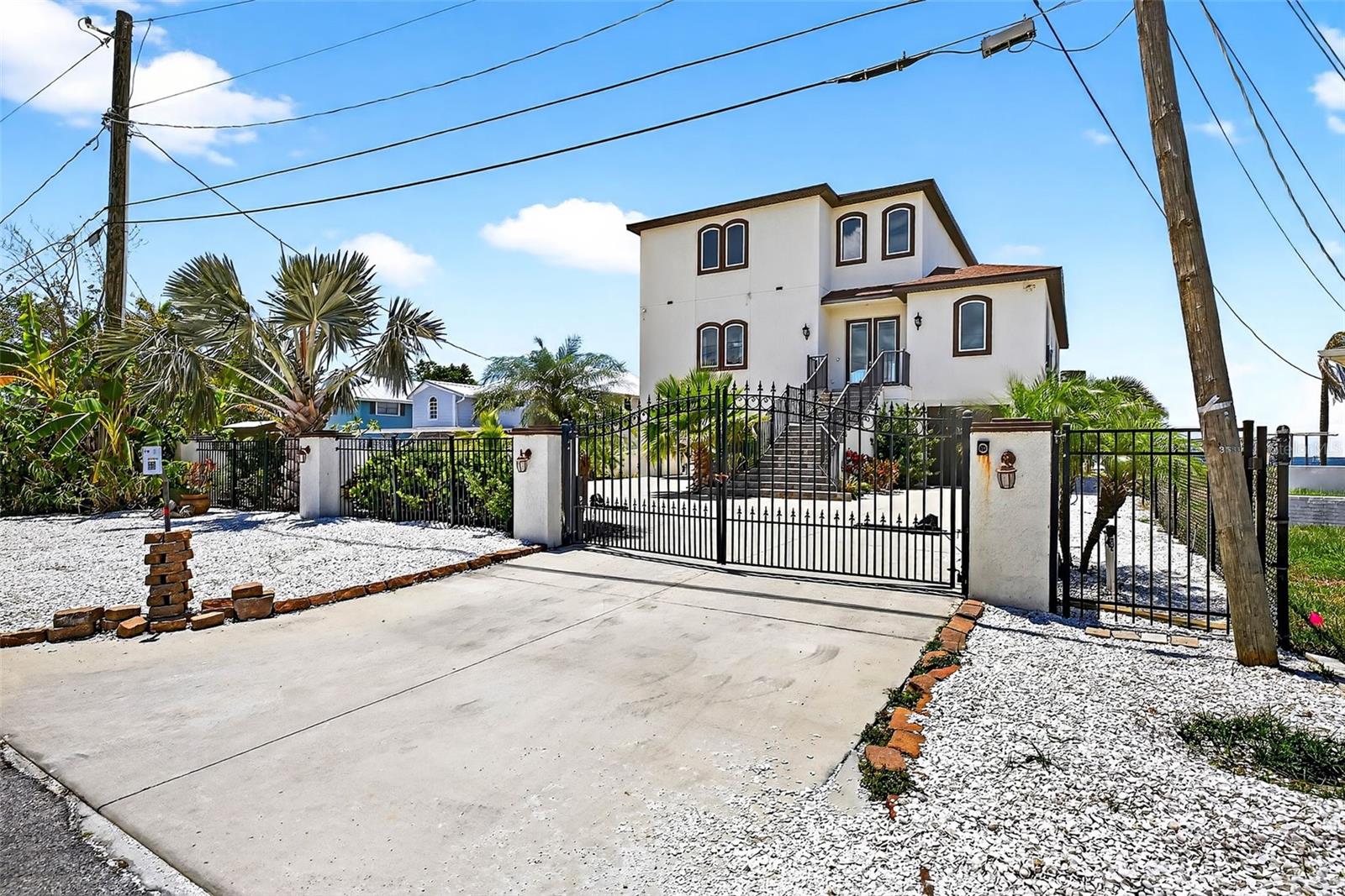 Image 38 of 40 For 3532 Shell Point Road