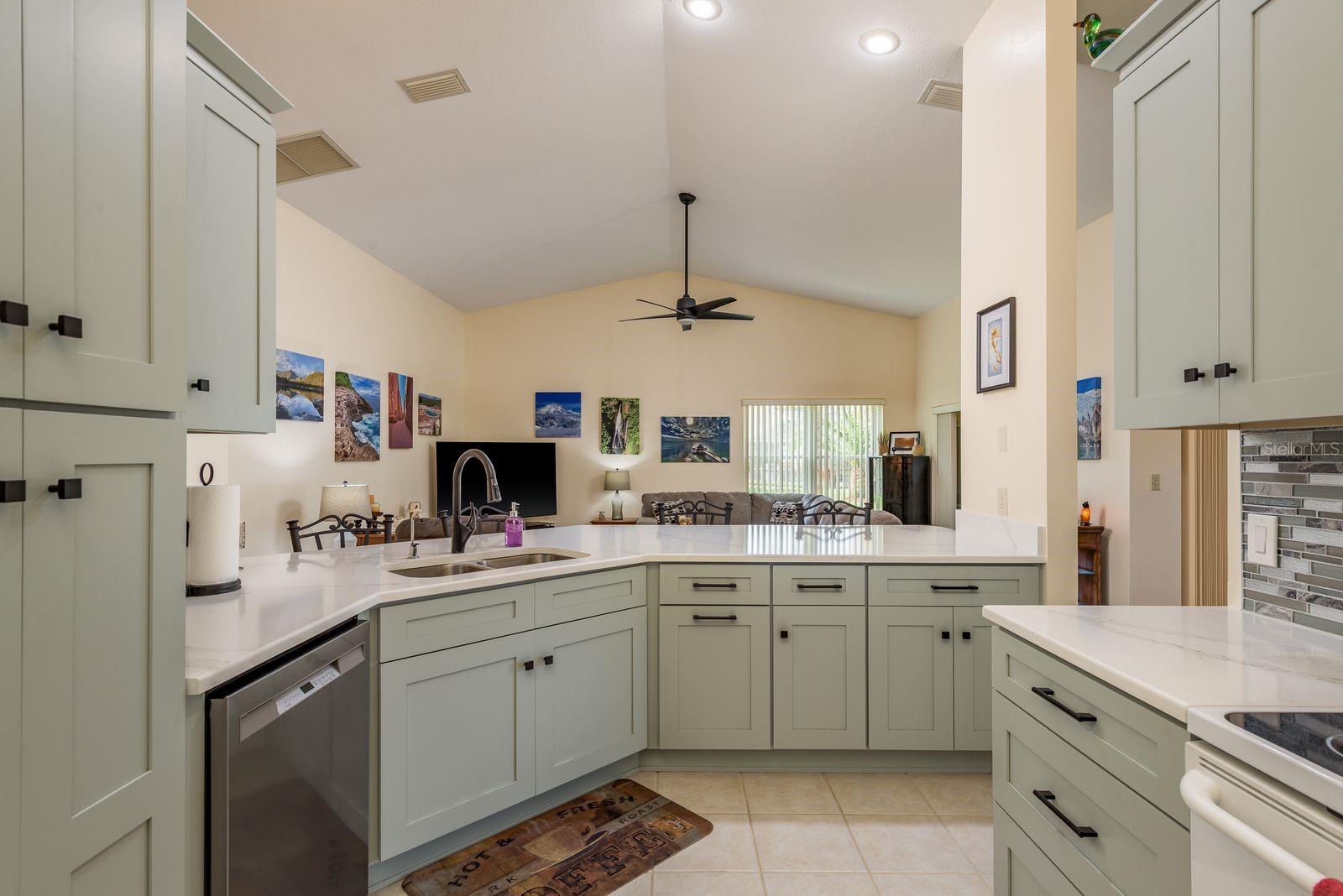 Image 14 of 50 For 13021 Pinnacle Lane