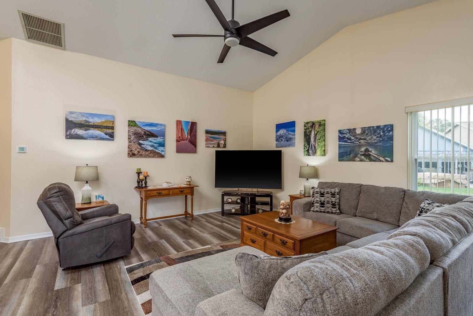 Image 8 of 50 For 13021 Pinnacle Lane