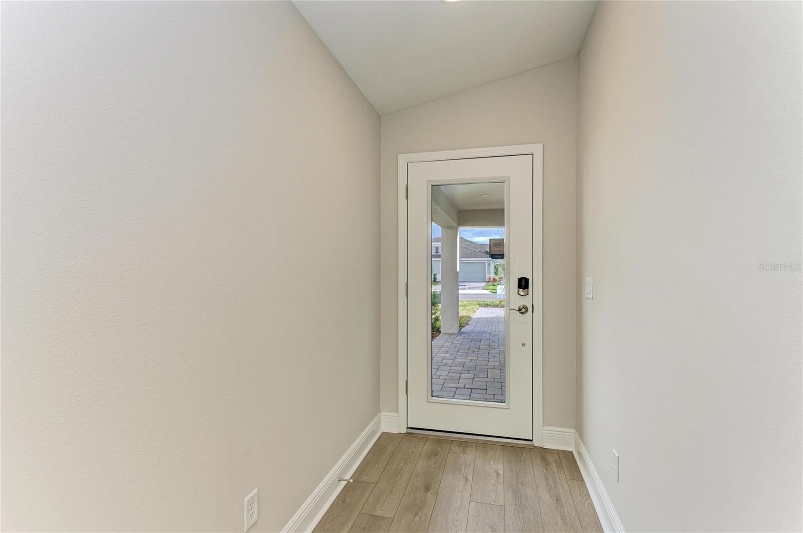 Image 11 of 28 For 12374 Oak Hill Way