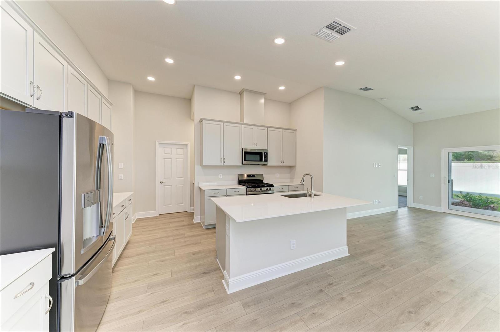 Image 12 of 28 For 12374 Oak Hill Way