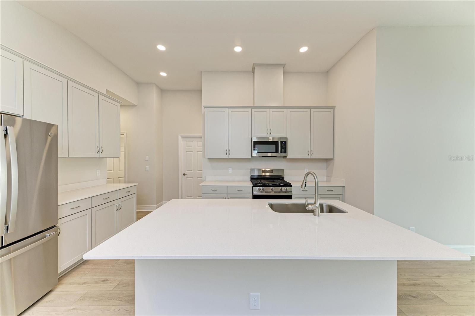 Image 15 of 28 For 12374 Oak Hill Way