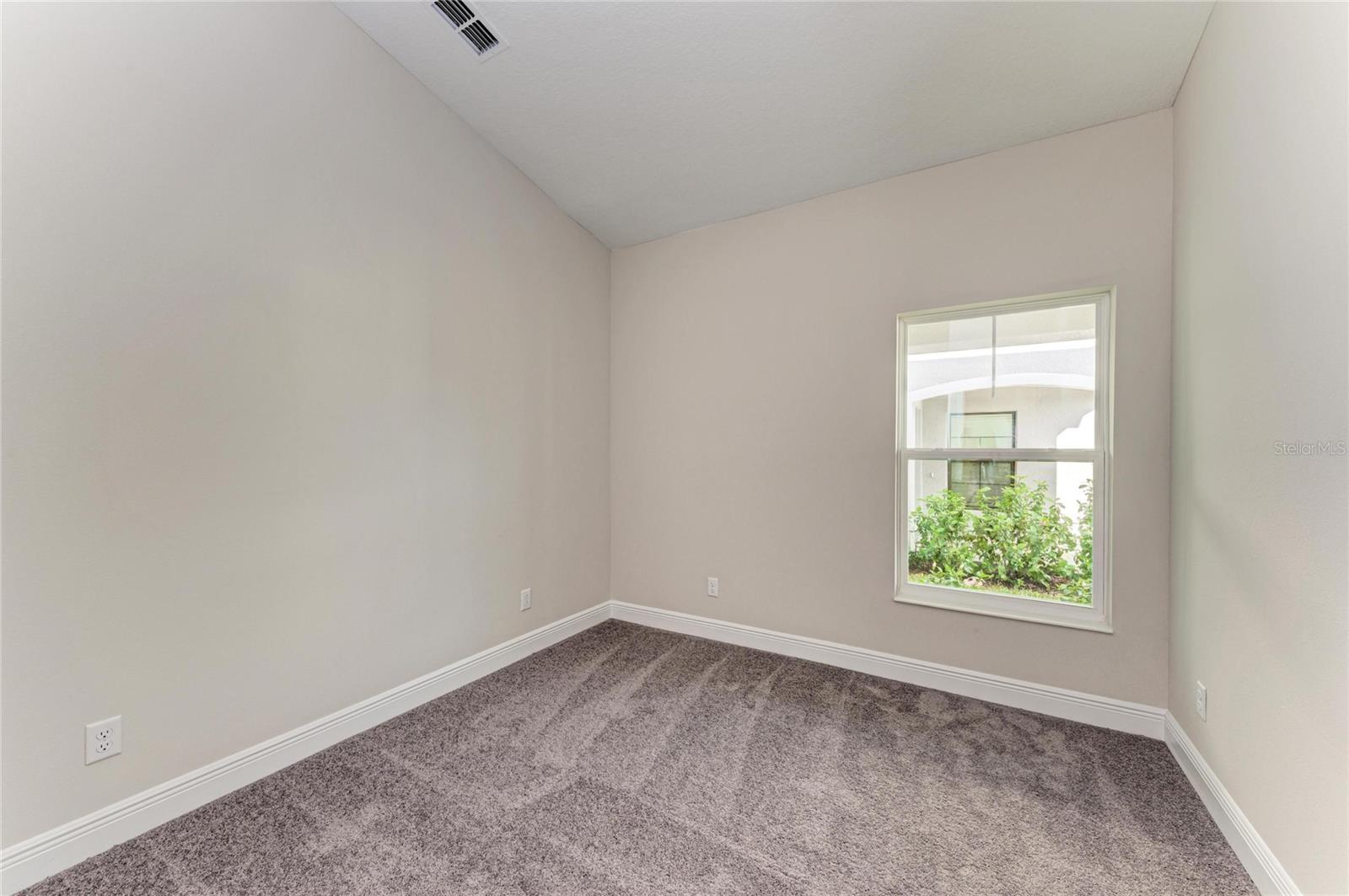 Image 21 of 28 For 12374 Oak Hill Way