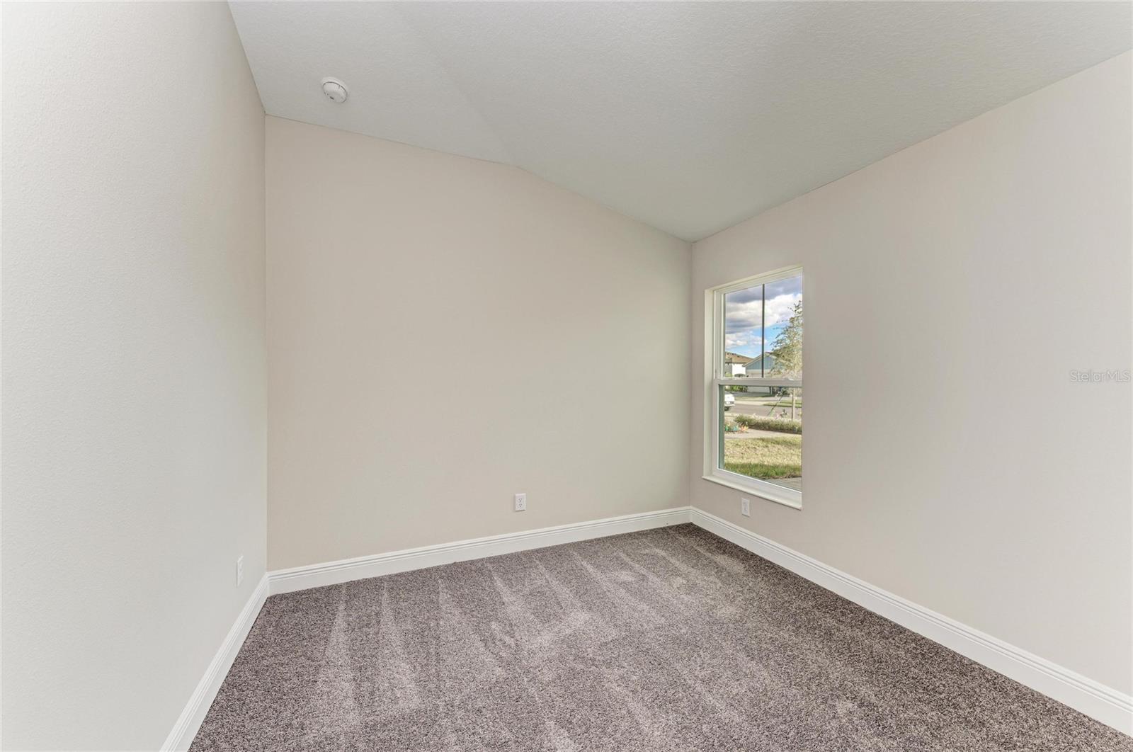 Image 24 of 28 For 12374 Oak Hill Way