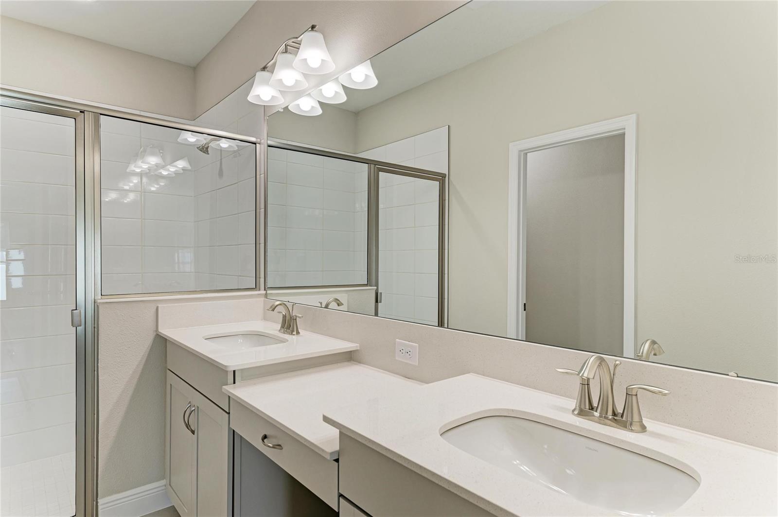 Image 7 of 28 For 12374 Oak Hill Way