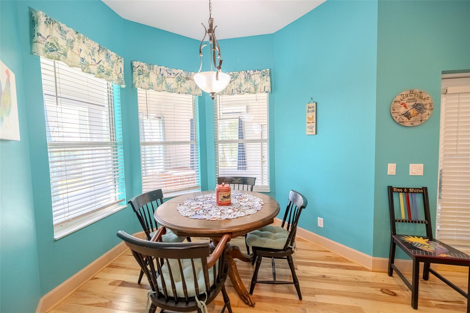 Image 17 of 52 For 12480 Fern Point