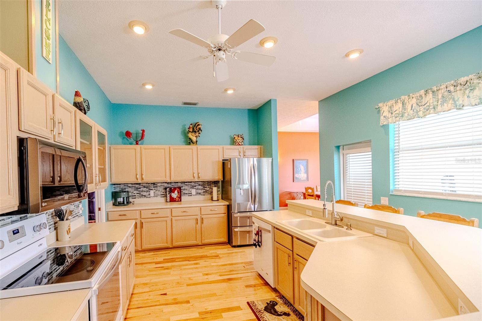 Image 19 of 52 For 12480 Fern Point