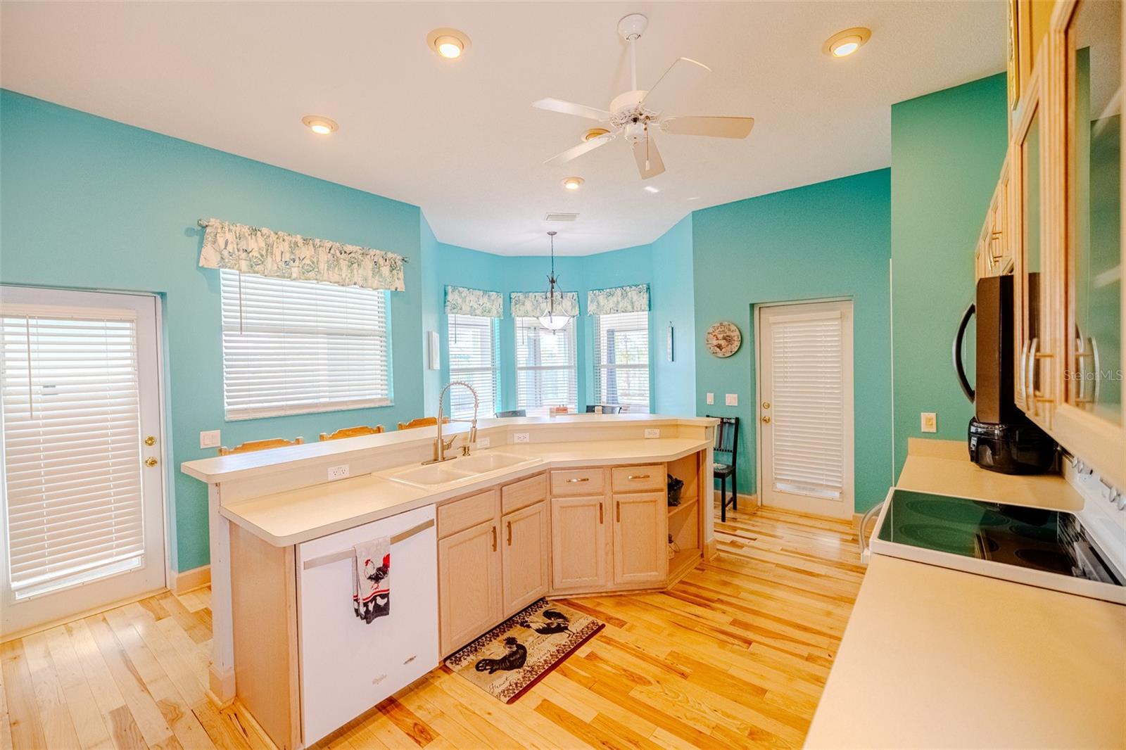 Image 21 of 52 For 12480 Fern Point