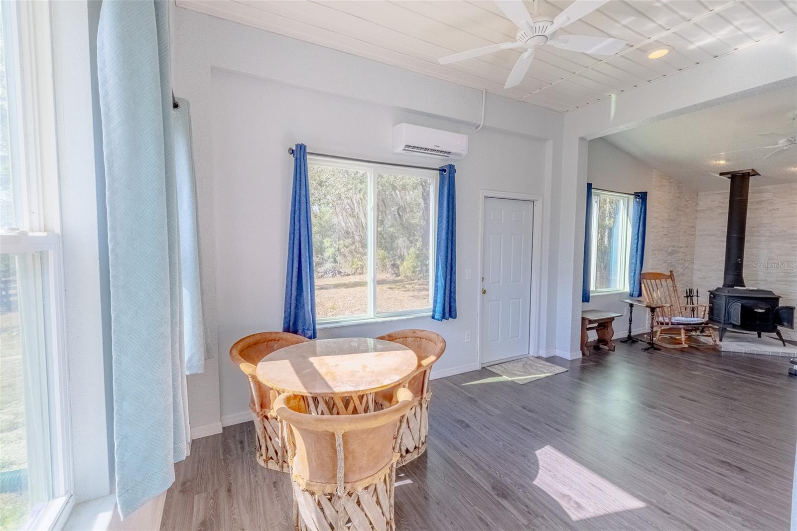 Image 24 of 52 For 12480 Fern Point