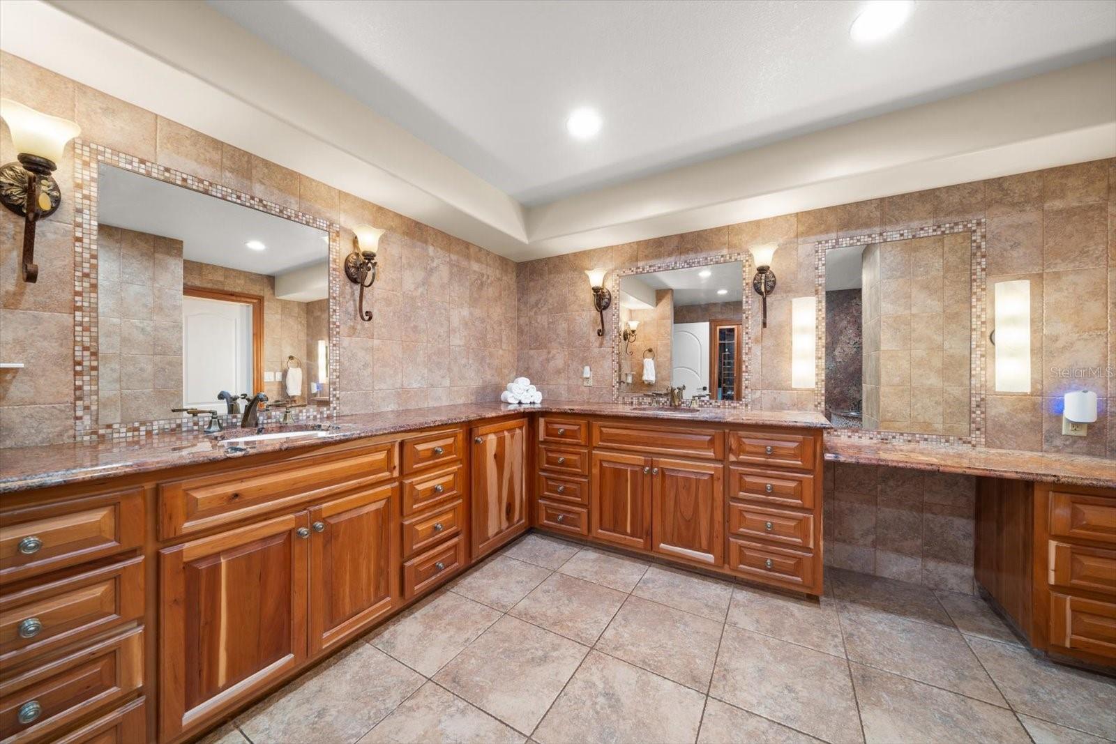 Image 42 of 83 For 2402 Pine Hammock