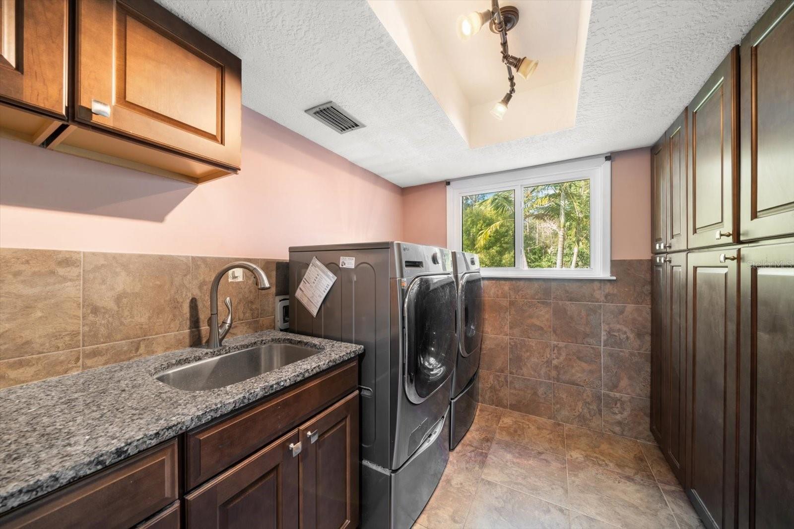 Image 52 of 83 For 2402 Pine Hammock