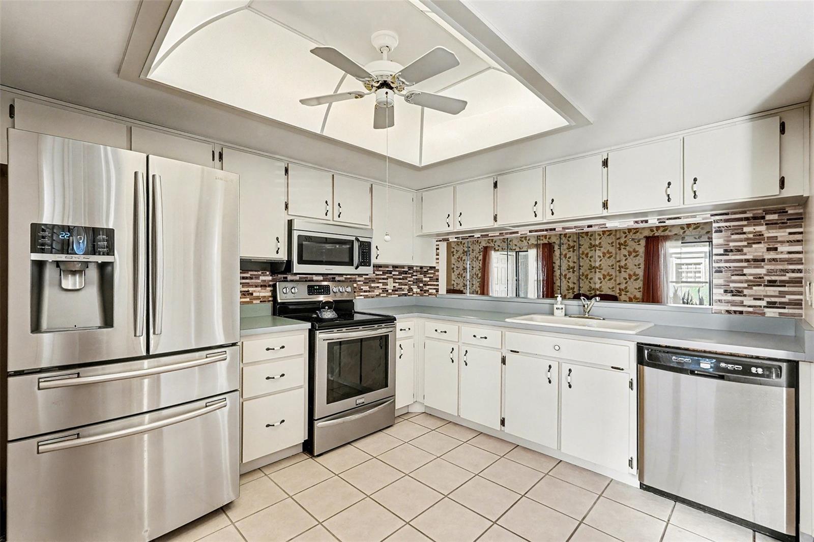 Image 9 of 28 For 38345 Cottonwood Place 38345