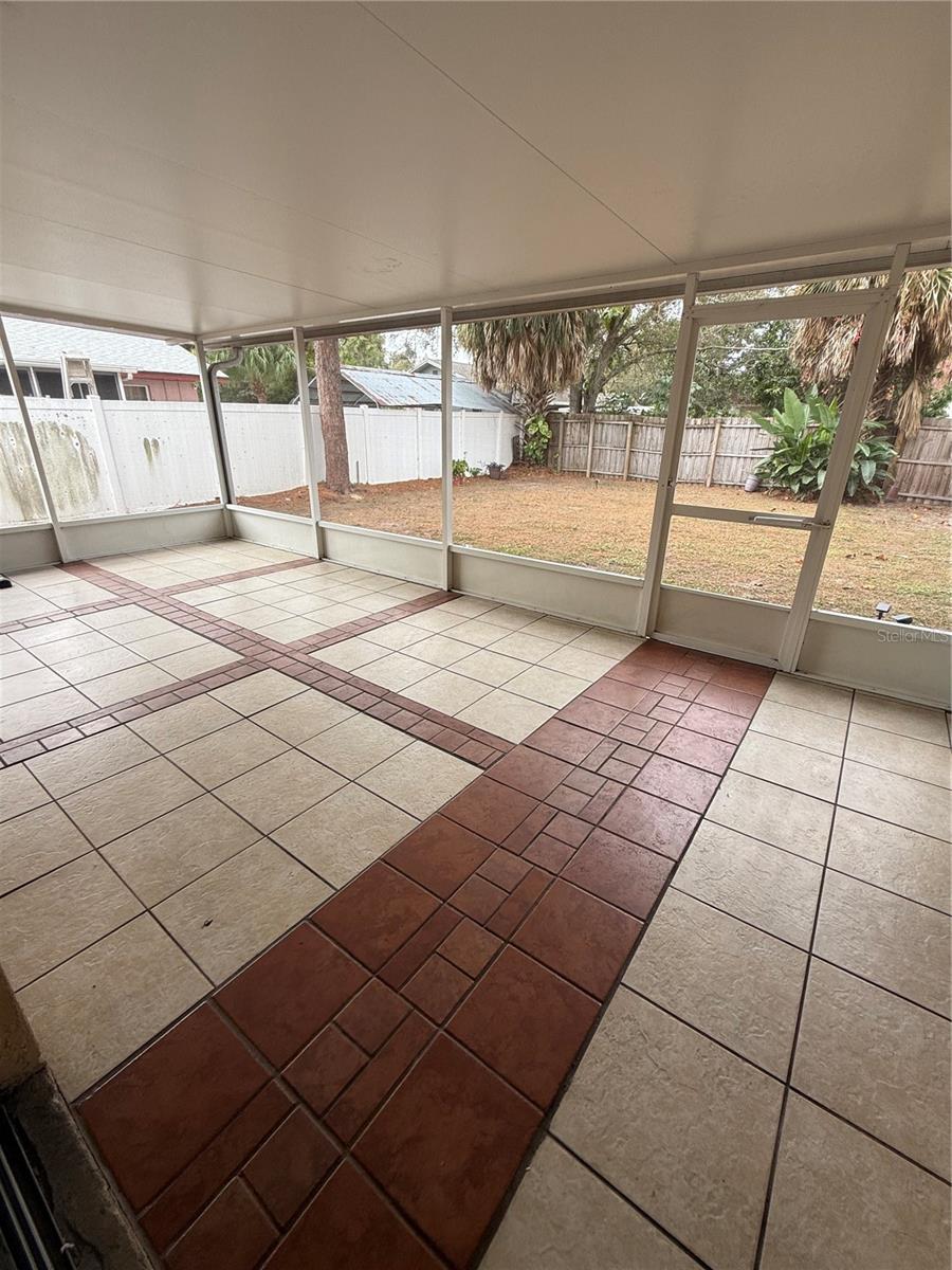 Image 18 of 22 For 3620 Hartford Street N