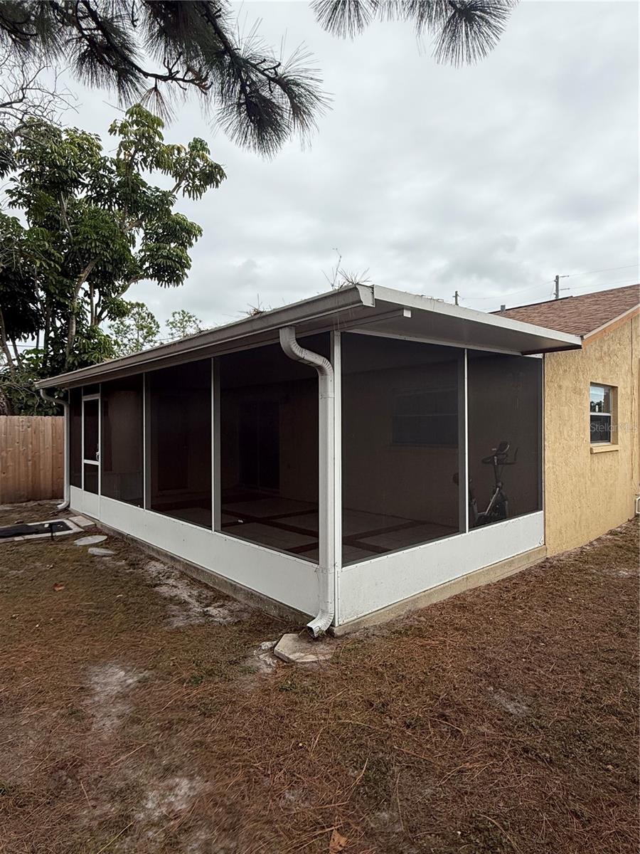 Image 21 of 22 For 3620 Hartford Street N