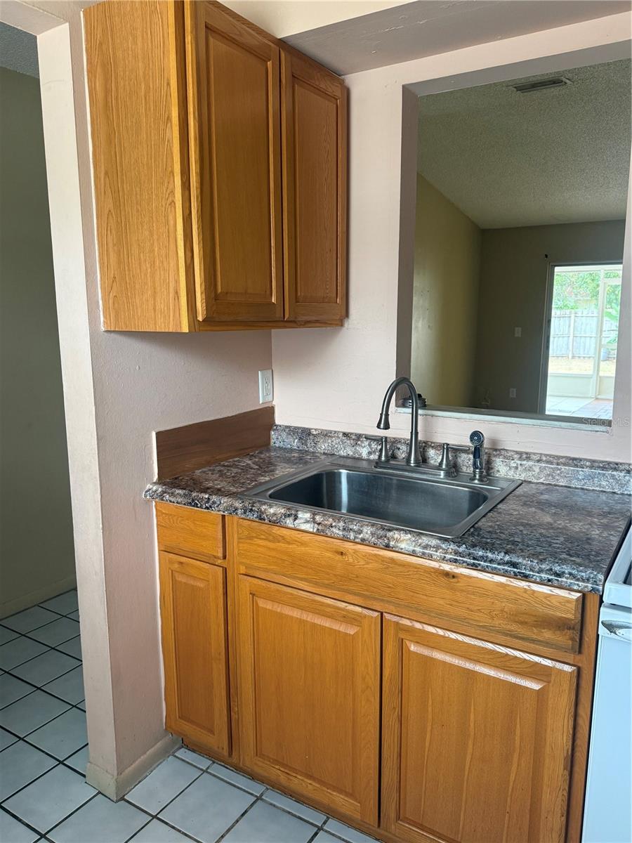 Image 7 of 22 For 3620 Hartford Street N