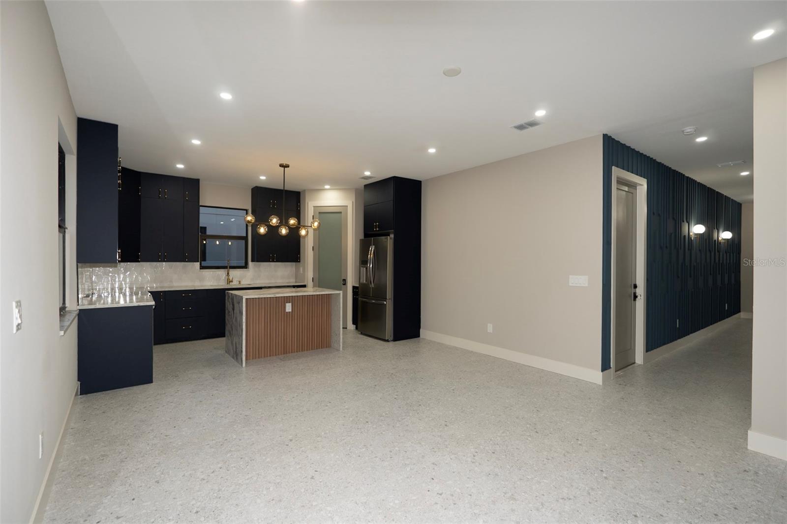 Image 20 of 45 For 7621 Amherst Street