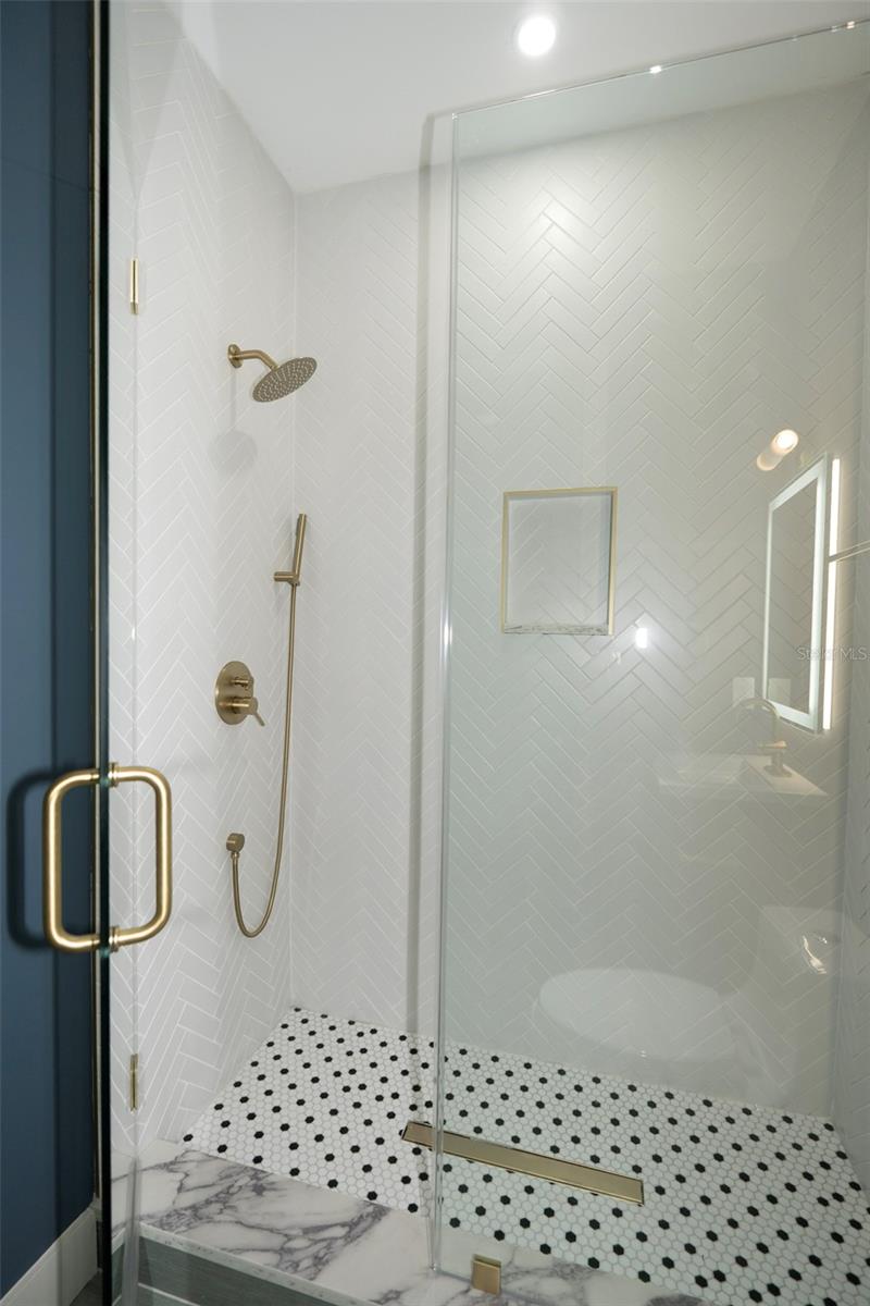 Image 27 of 45 For 7621 Amherst Street