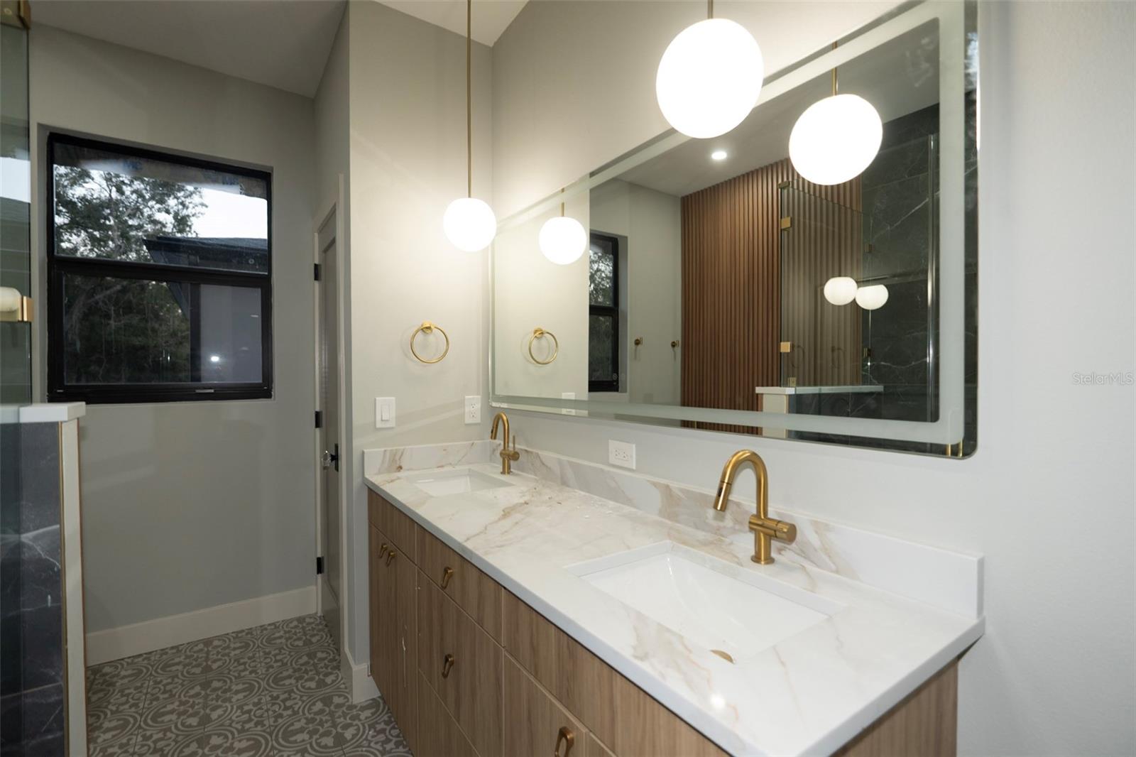 Image 32 of 45 For 7621 Amherst Street