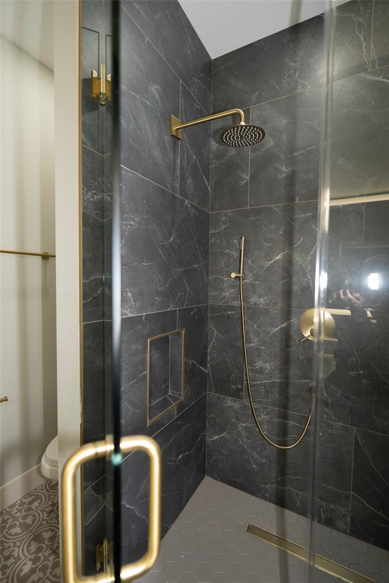 Image 35 of 45 For 7621 Amherst Street