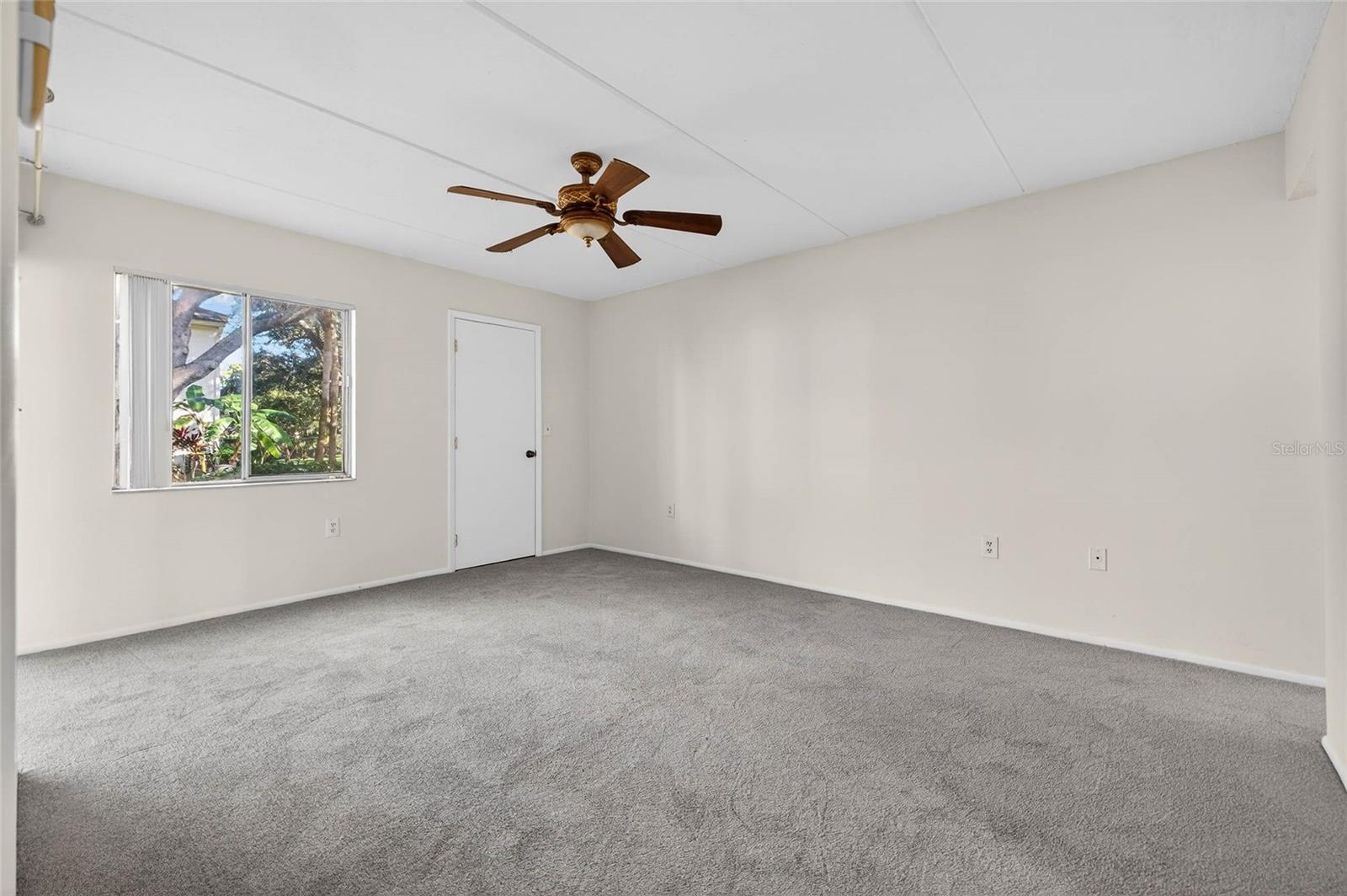 Image 14 of 24 For 219 Palmetto Court 219