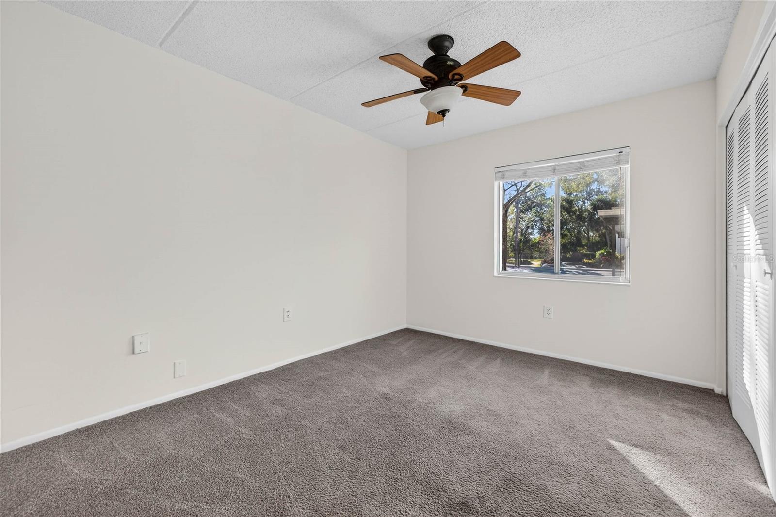 Image 15 of 24 For 219 Palmetto Court 219