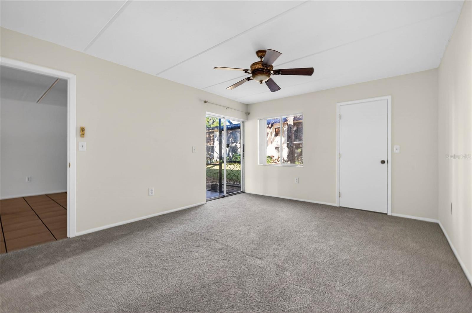 Image 16 of 24 For 219 Palmetto Court 219