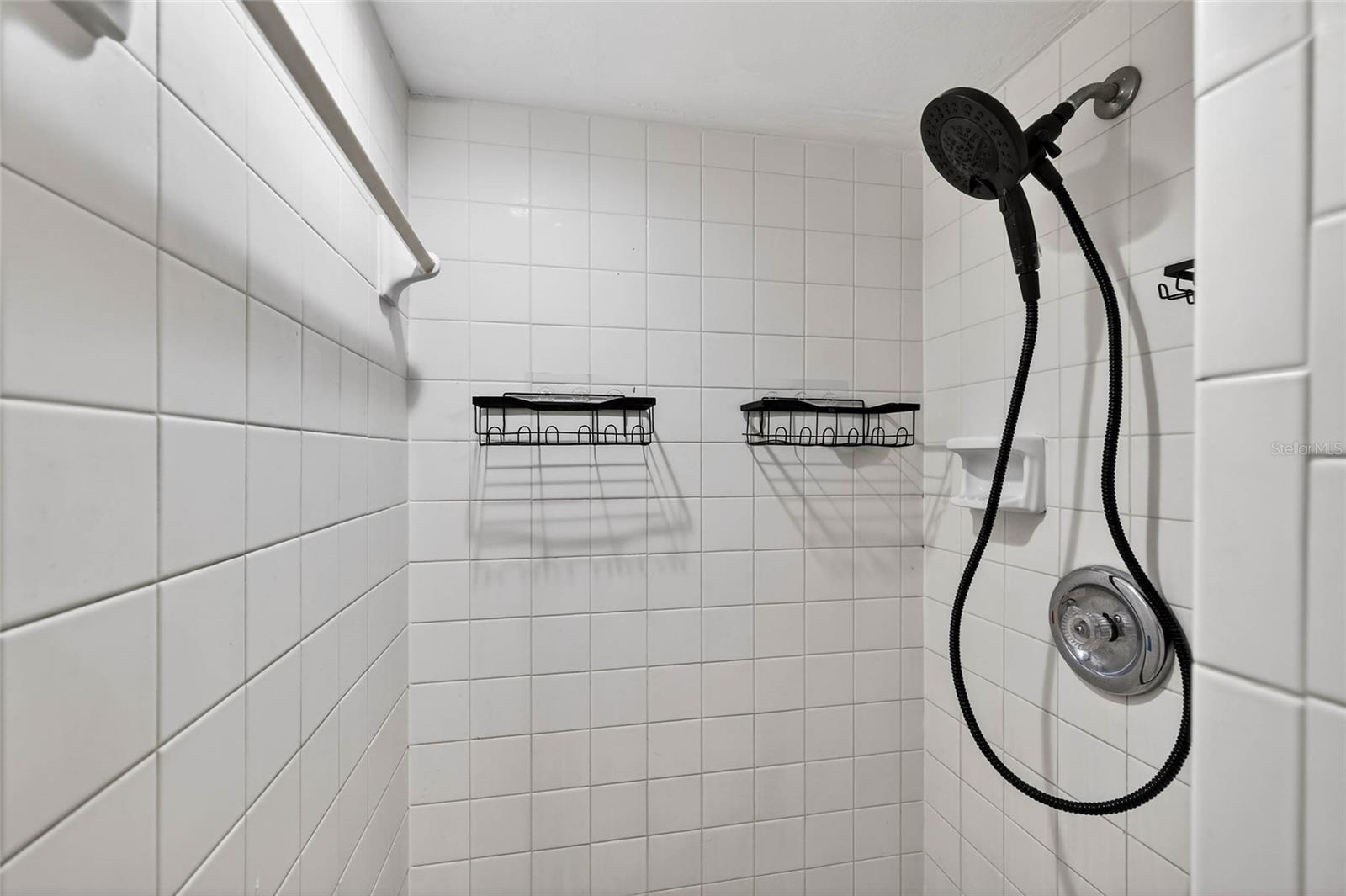 Image 20 of 24 For 219 Palmetto Court 219