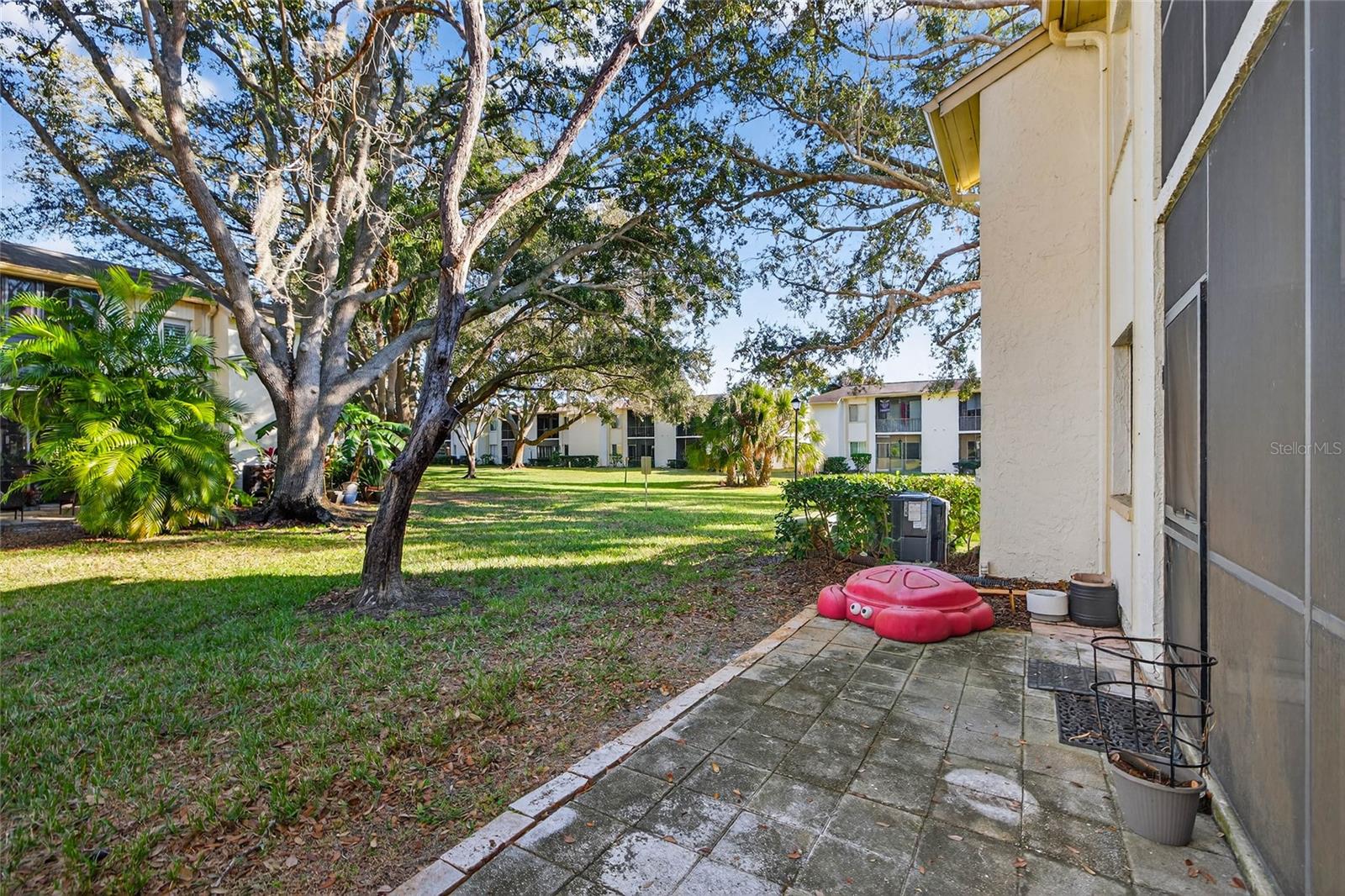 Image 22 of 24 For 219 Palmetto Court 219