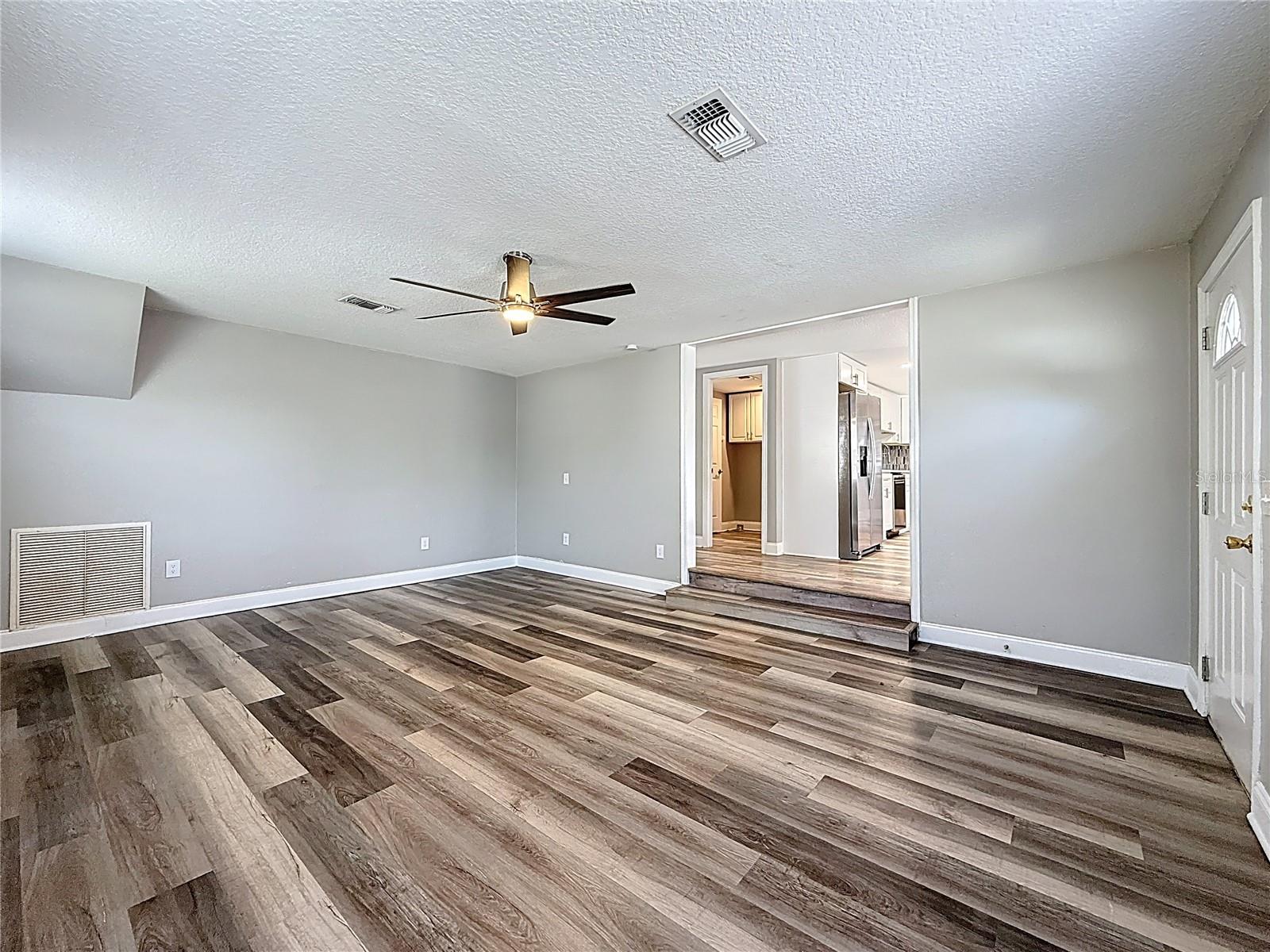 Image 13 of 76 For 1125 Michigan Drive N