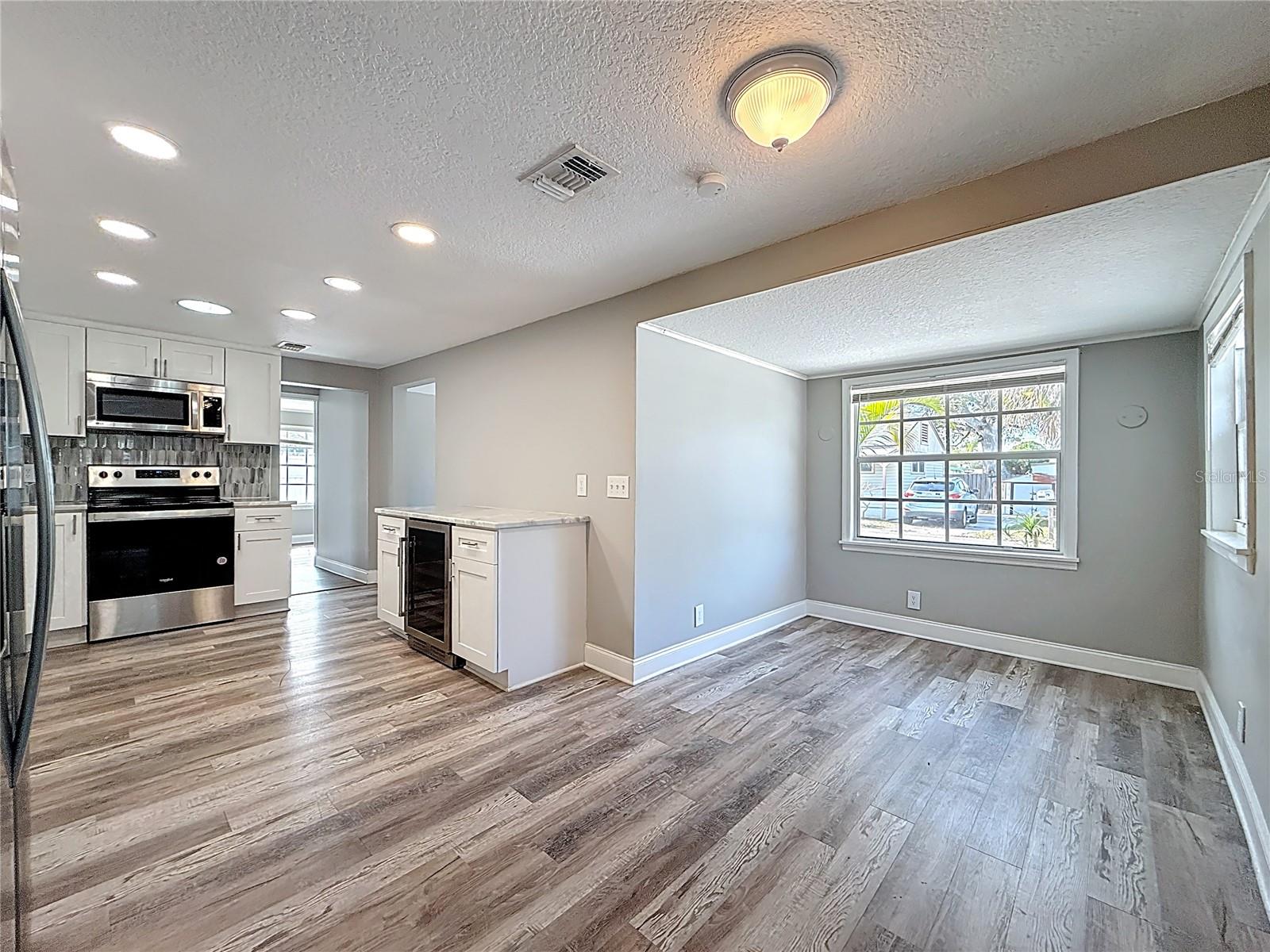 Image 16 of 76 For 1125 Michigan Drive N