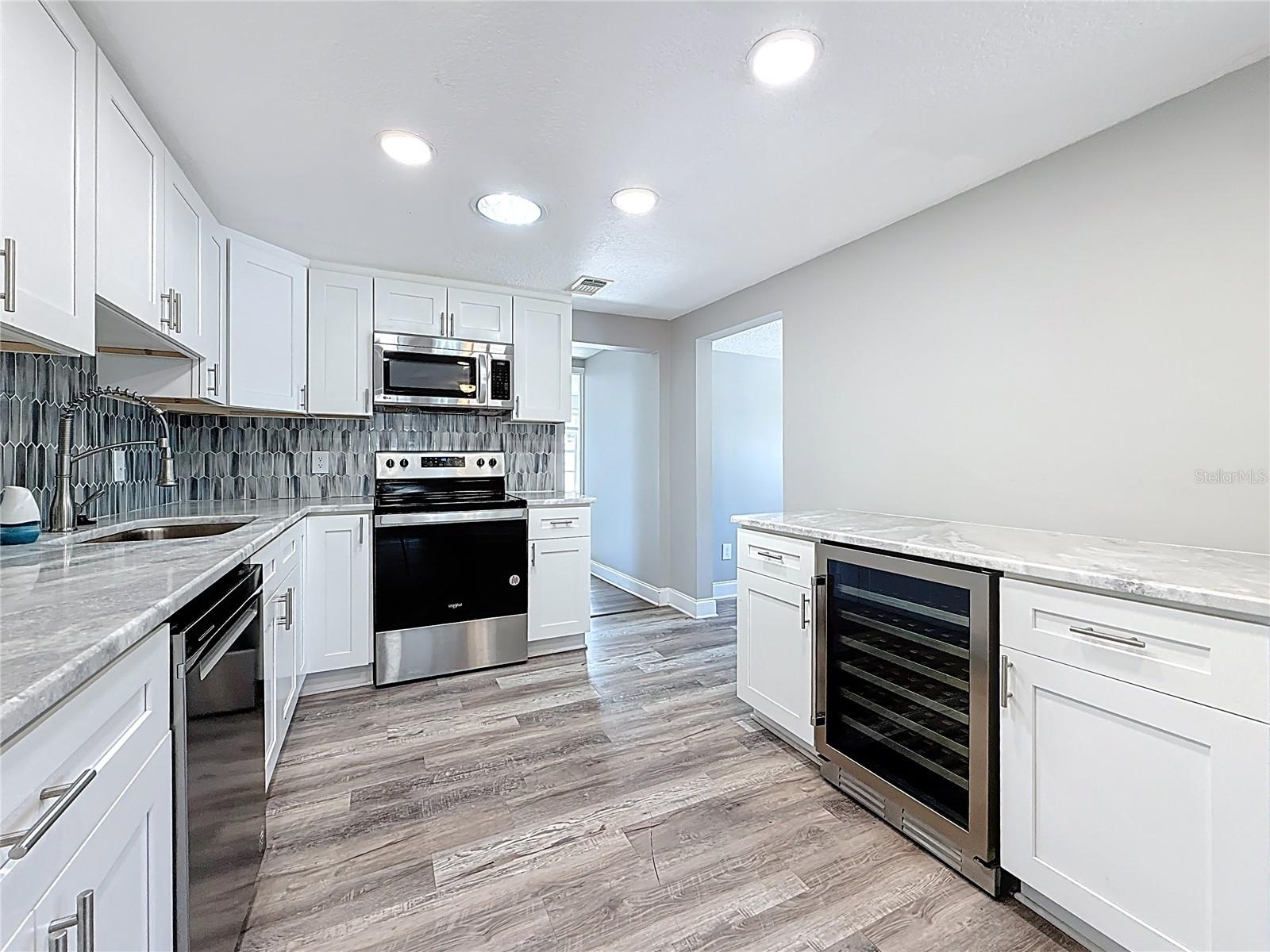 Image 19 of 76 For 1125 Michigan Drive N