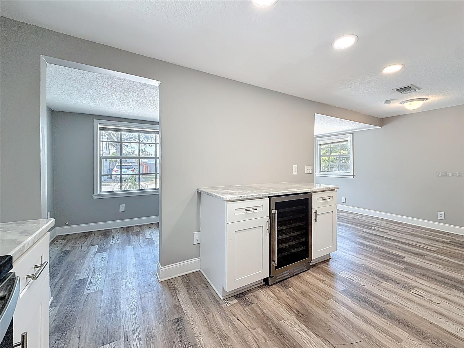 Image 20 of 76 For 1125 Michigan Drive N