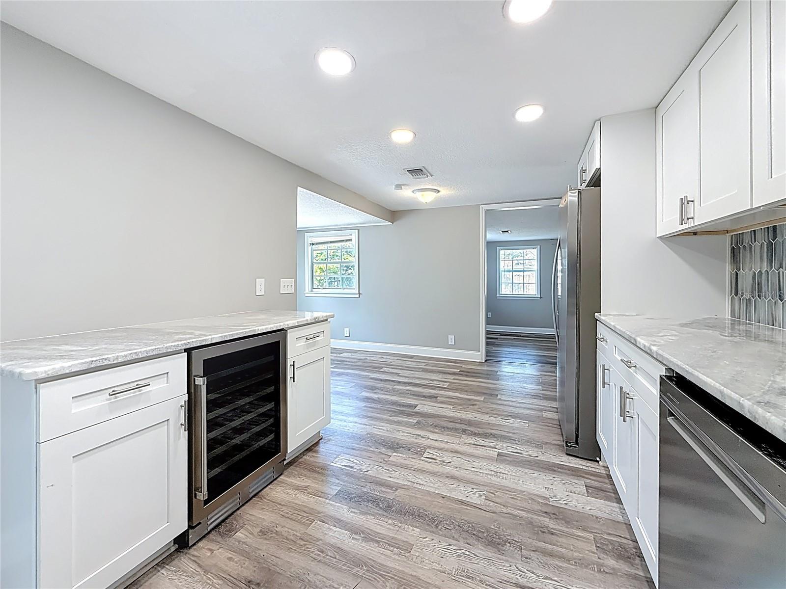 Image 21 of 76 For 1125 Michigan Drive N