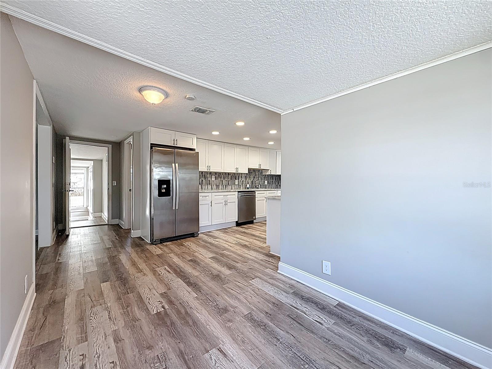 Image 26 of 76 For 1125 Michigan Drive N