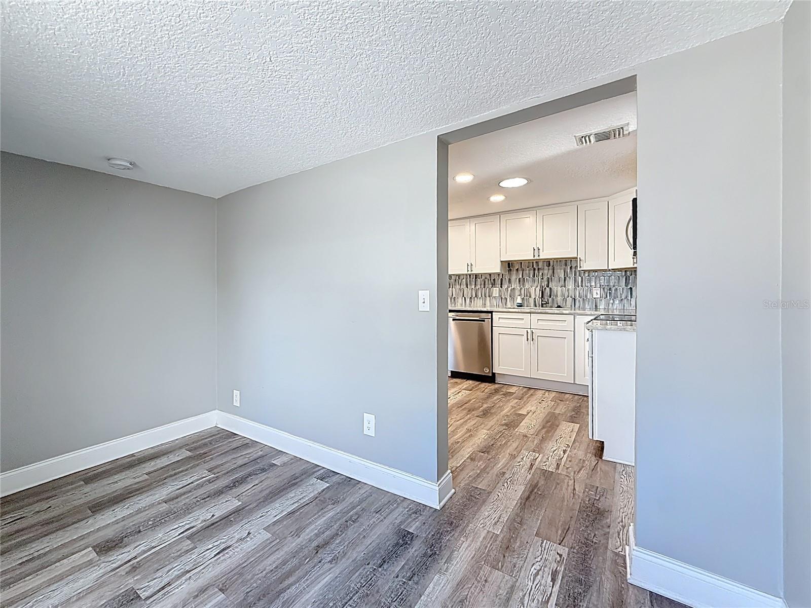 Image 28 of 76 For 1125 Michigan Drive N