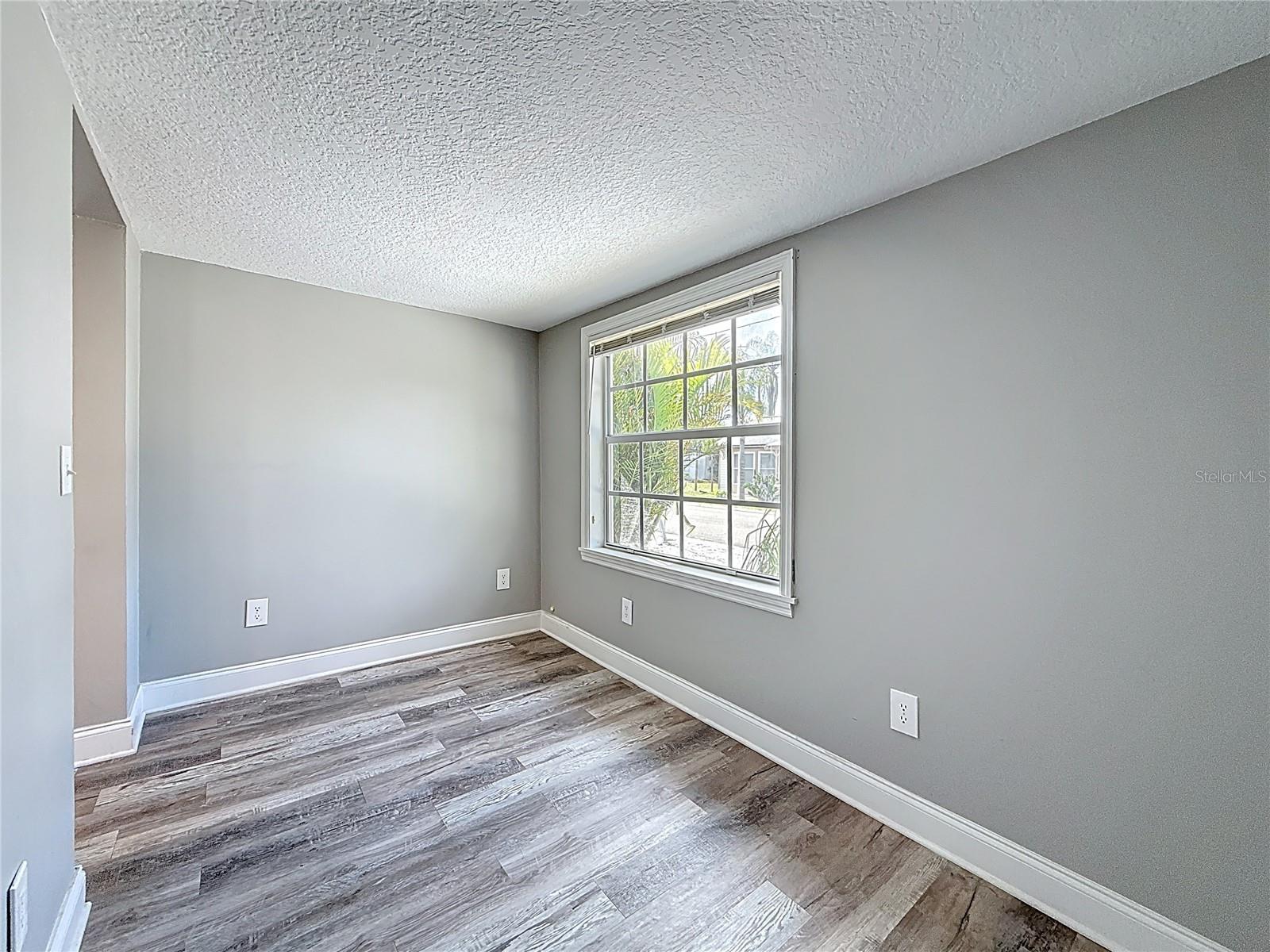 Image 29 of 76 For 1125 Michigan Drive N