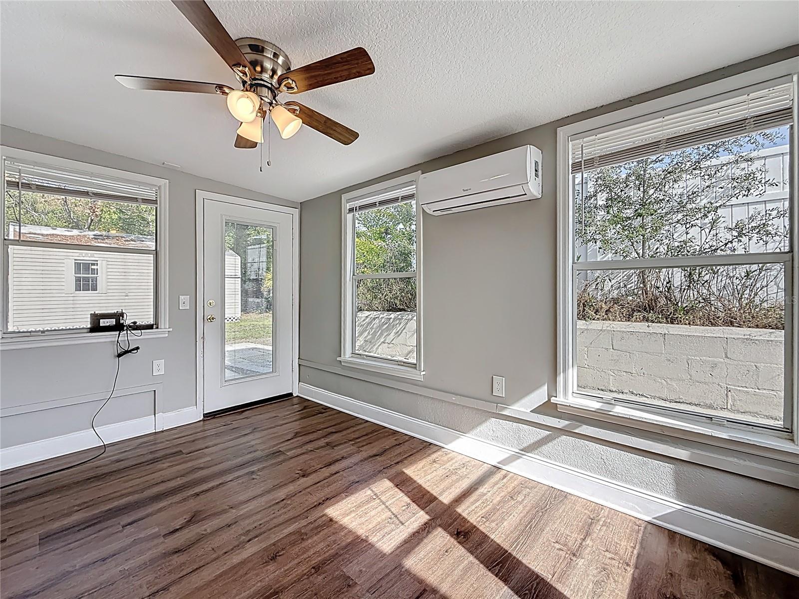 Image 30 of 76 For 1125 Michigan Drive N