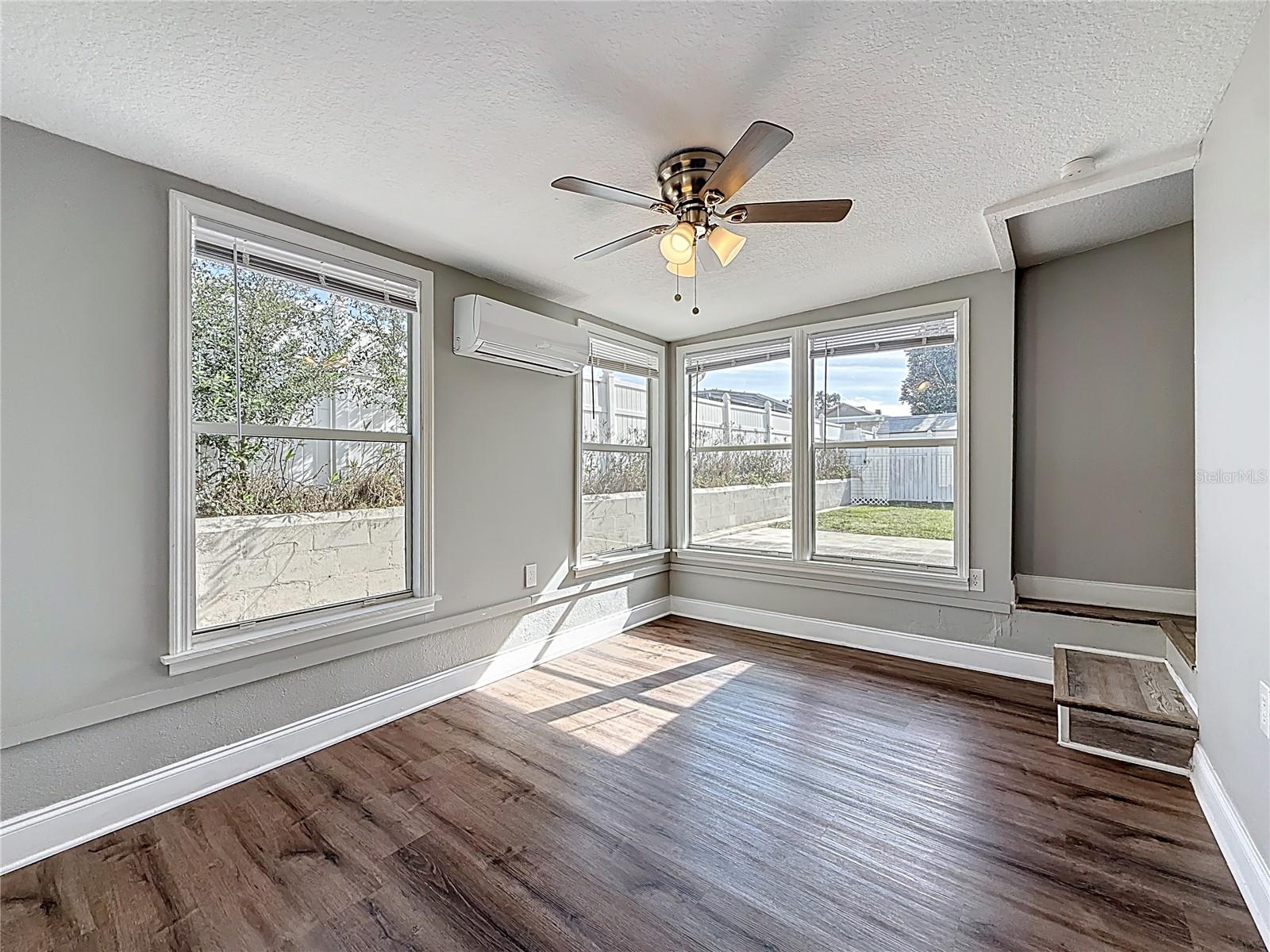 Image 31 of 76 For 1125 Michigan Drive N