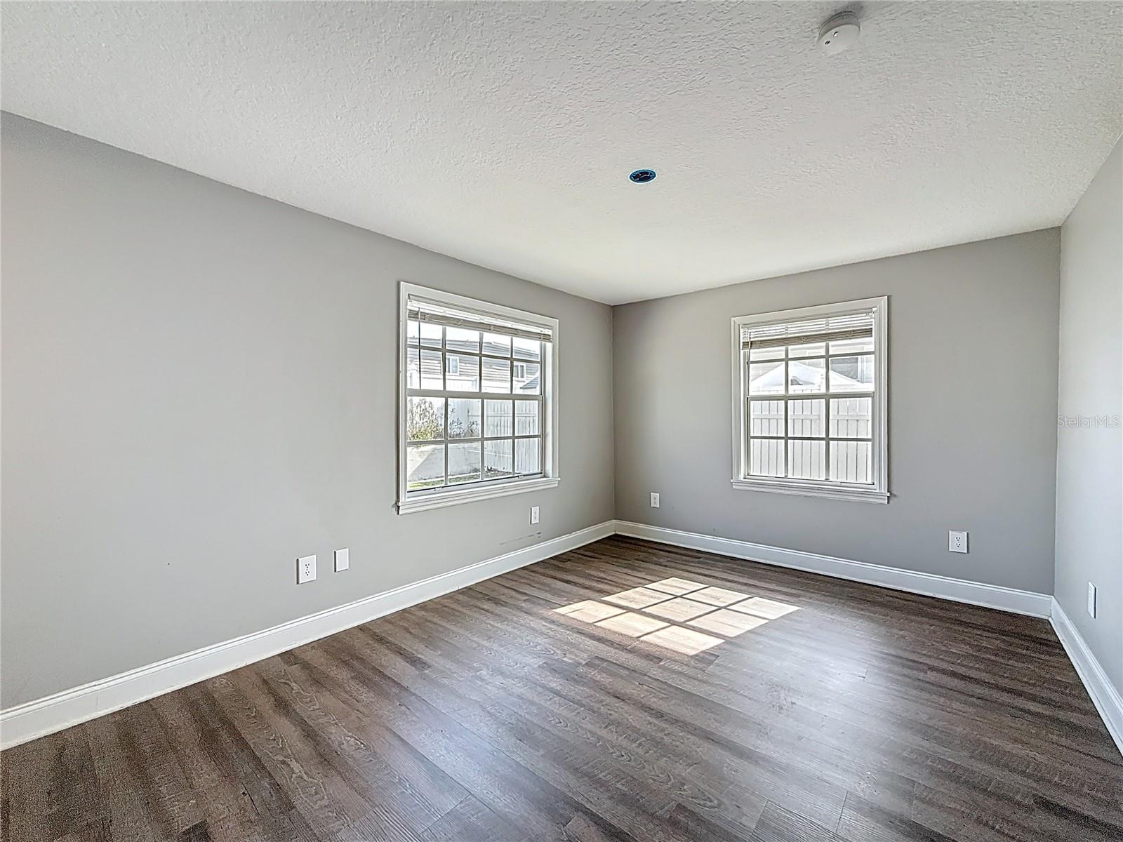 Image 36 of 76 For 1125 Michigan Drive N