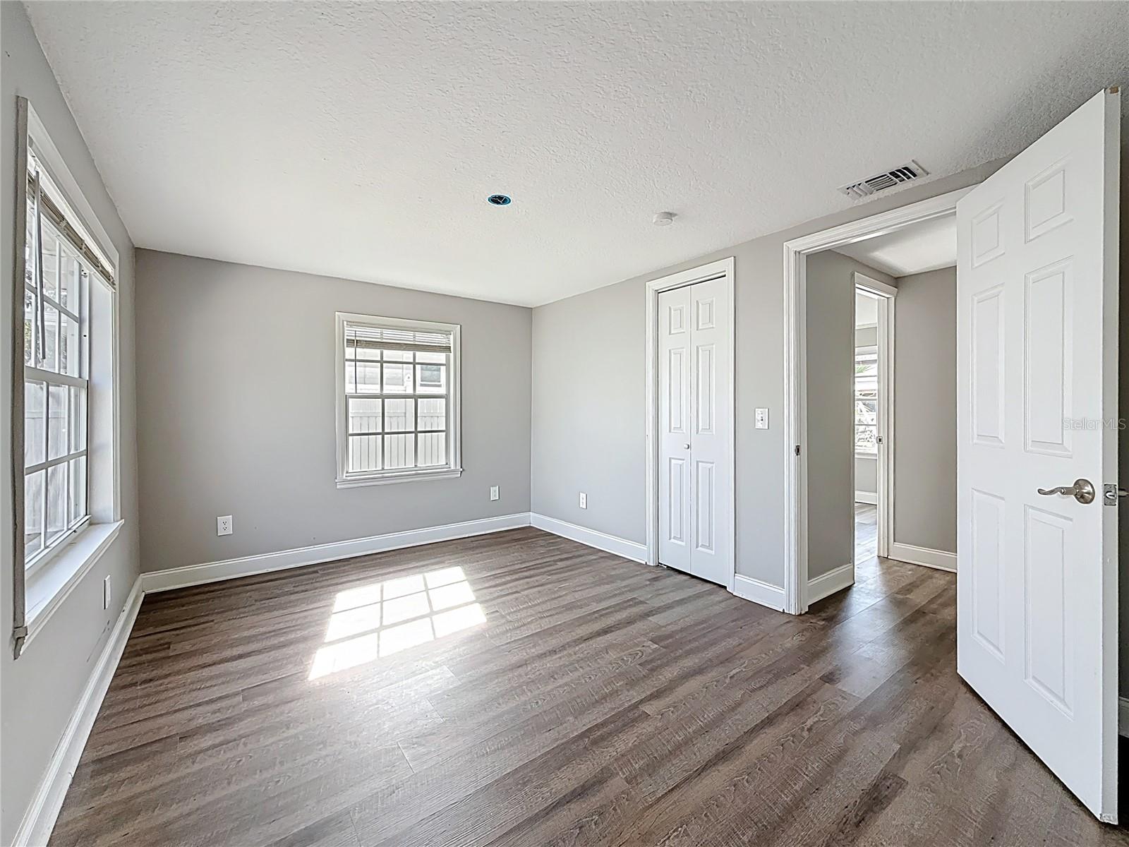 Image 37 of 76 For 1125 Michigan Drive N