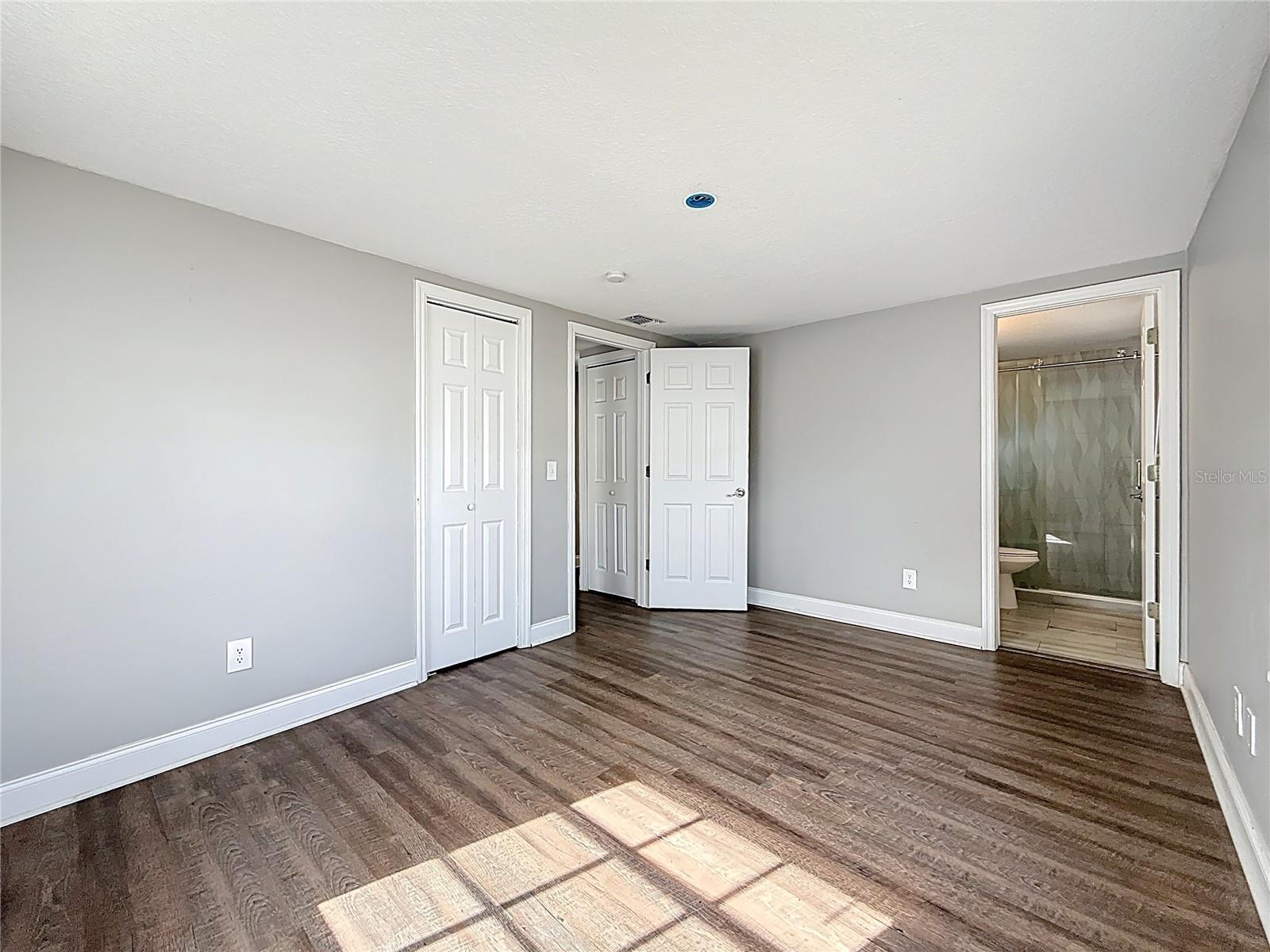 Image 38 of 76 For 1125 Michigan Drive N