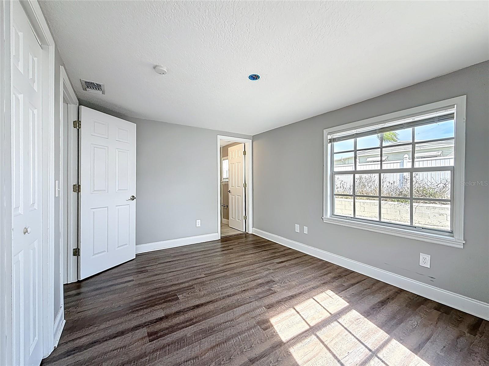 Image 39 of 76 For 1125 Michigan Drive N