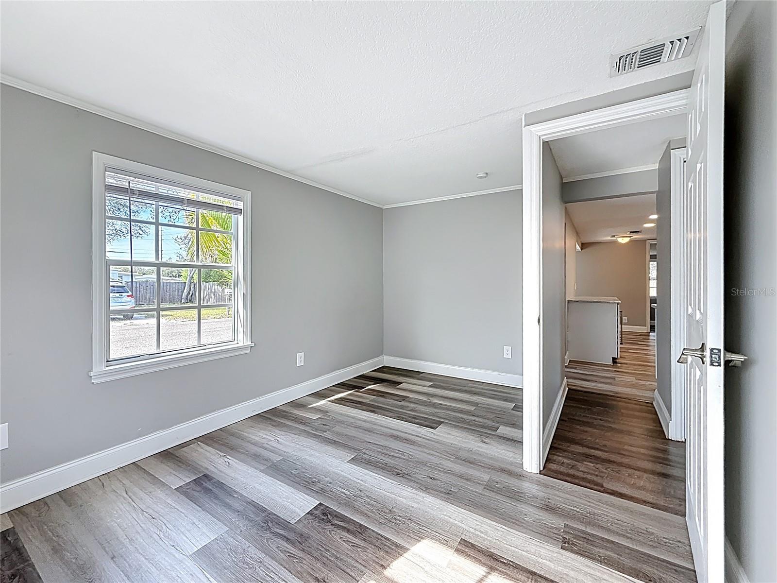 Image 43 of 76 For 1125 Michigan Drive N