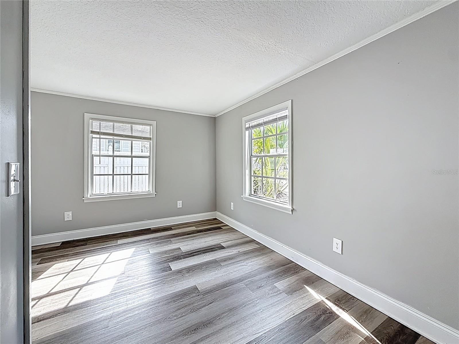 Image 46 of 76 For 1125 Michigan Drive N